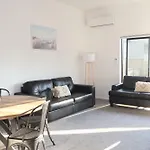 Stunning 3 Bedrooms Sleeps 6 In Cbd