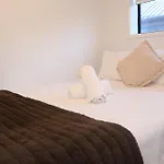 Stunning 3 Bedrooms Sleeps 6 In Cbd